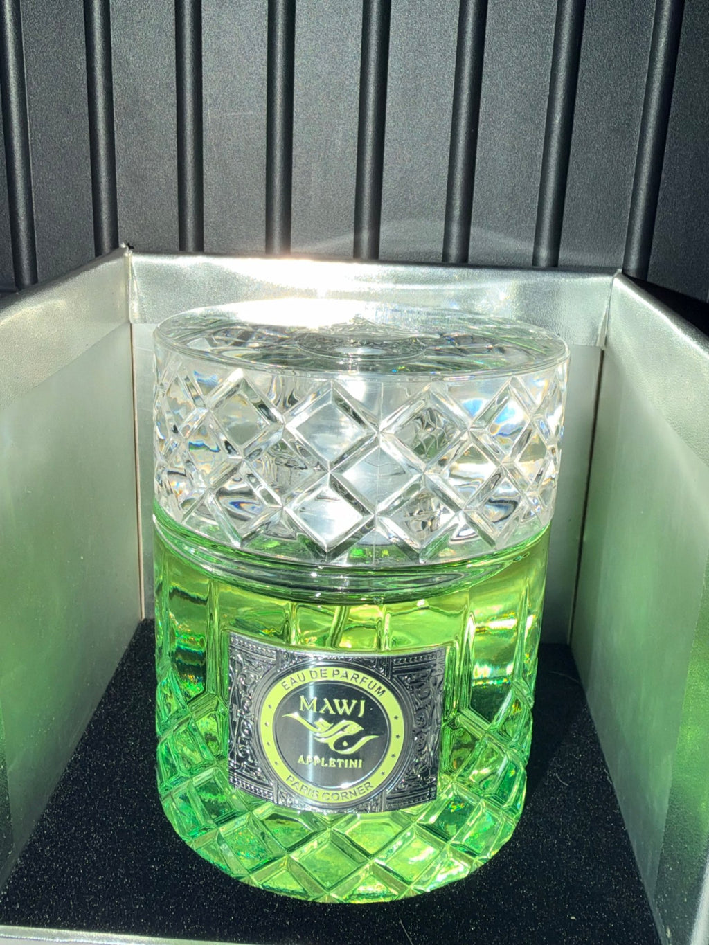 Paris Corner Mawj Appletini - Fragrance Decant fragrance decant - Select Scent Studio